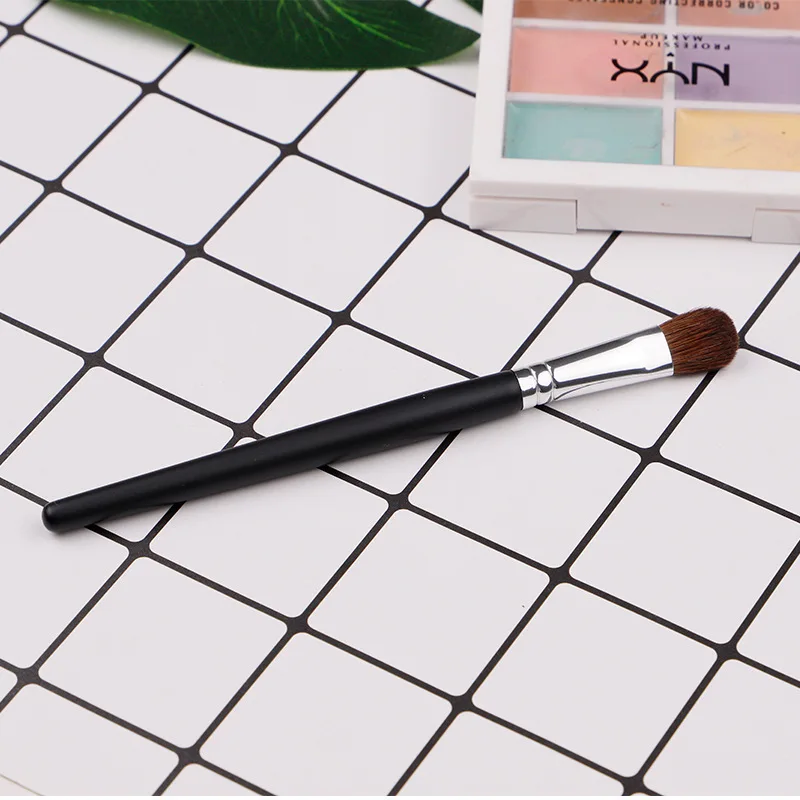 

High-end water-washed pony hair Animal hair Smoky eye Shadow Nose shadow brush, real hair. Professional makeup brush