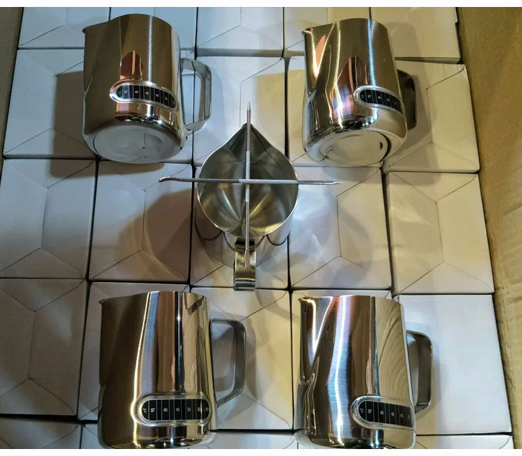 600ml Stainless Steel Milk Frothing Jug with Built-In Thermometer, Creamer Frothing Pitcher 20 Oz Espresso Coffee Latte Pots