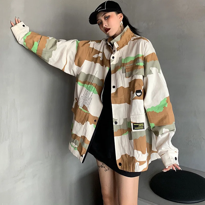 Осенние Теплые камуфляжные куртки с карманами пальто BF Свободные Harajuku Женская куртка-бомбер уличная куртка для женщин - Цвет: Бежевый
