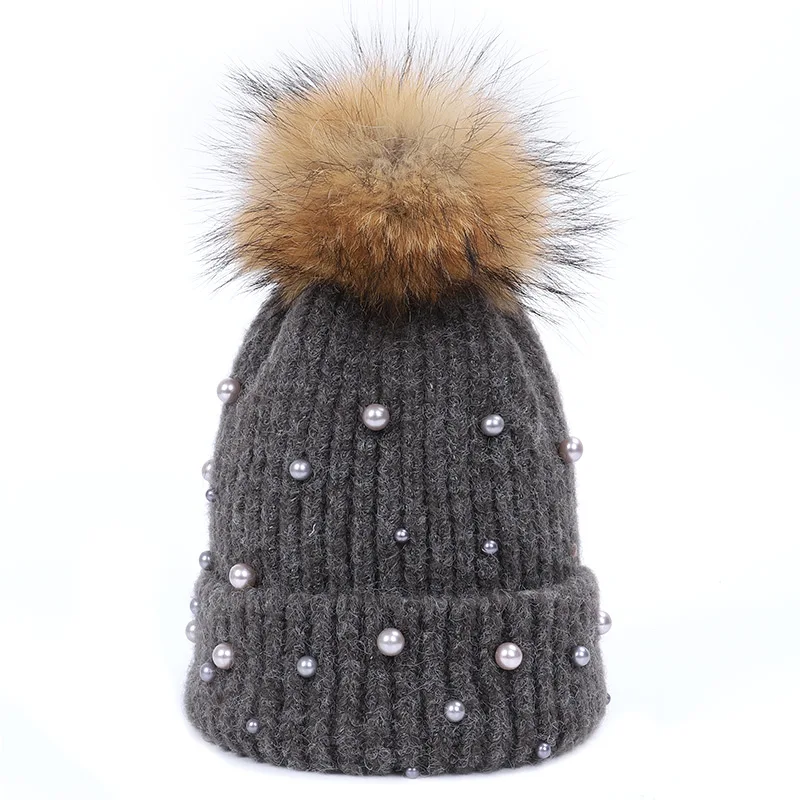 Дамская жемчужина зимняя вязаная шапка с помпонами из натурального меха модная женская уличная теплая хлопковая шапка с помпонами из енота - Цвет: Dark gray-1