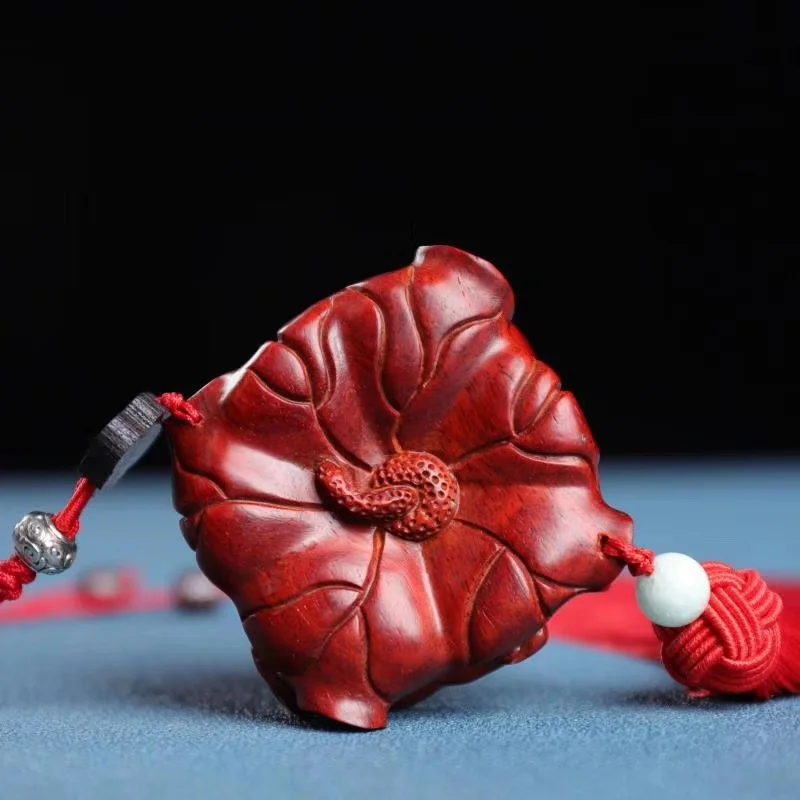 

Pterocarpus Santalinus Pendant Fine Texture Soft Gloss Maroon Color Lotus Leaf Brave Troops Shape Pendant Jewelry Gift