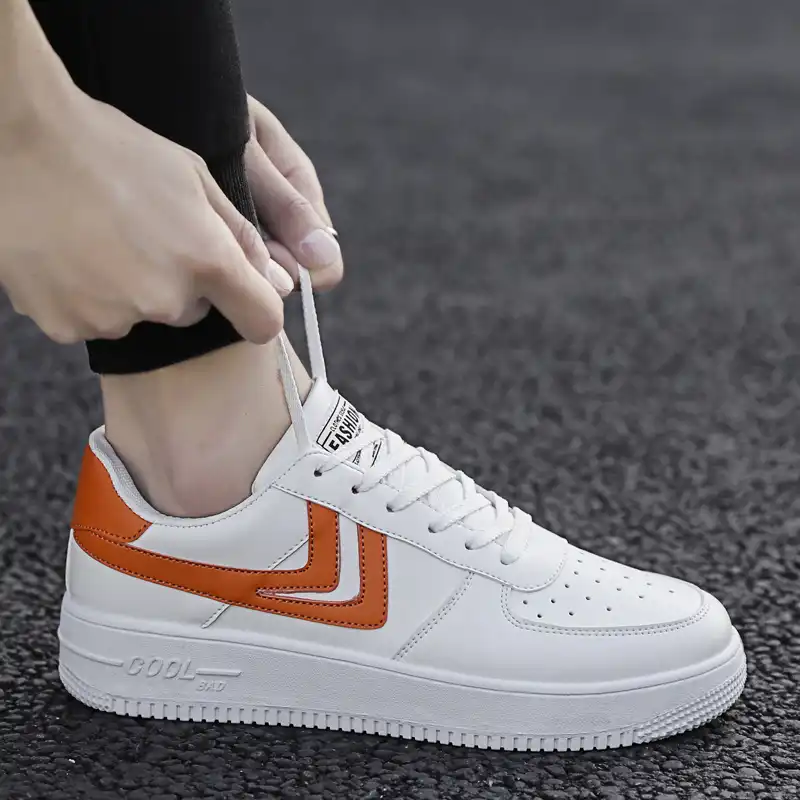 homem usar tenis feminino