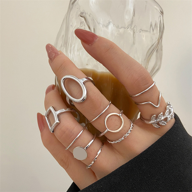 Gothic Heart Ring Set for Women Black Dice Vintage Hip-Hop Silver Plated Retro Rhinestone Charm Butterfly Finger Jewelry