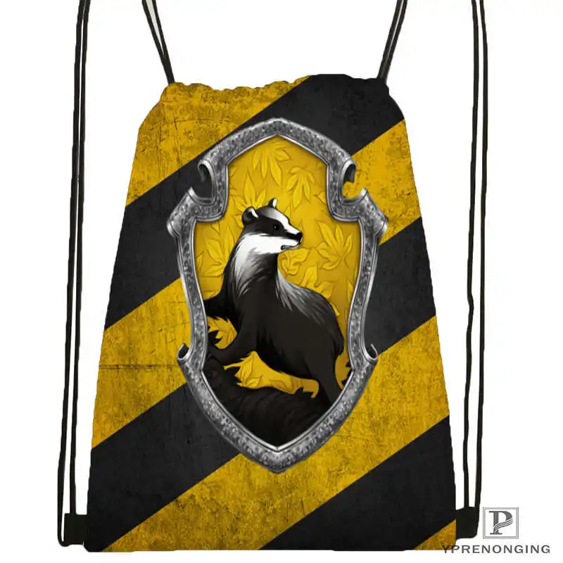Drawstring Backpack Пользовательские Hufflepuff логотип@ 091 походная сумка на шнурке милый рюкзак для детей(черная спинка) 31x40 см#180531-02-26 - Цвет: Drawstring Backpack