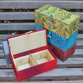 

Cotton Filled 2 Grid Slot Wooden Decorative Storage Boxes Collection Chinese Silk Brocade Bracelet Case Jewelry Packaging