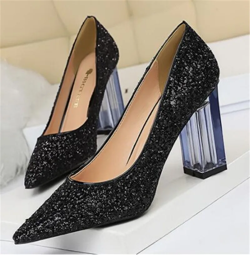 Женские туфли на квадратном каблуке 10 см золотистые лодочки с блестками черные