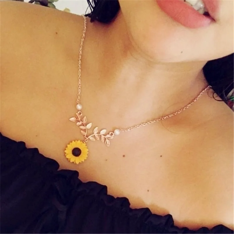 5PCS/Set Necklace Earring Bracelet Ring Set Women Fashion Jewelry Accessories Sunflower Jewelry Gifts Charm Pendant Necklaces