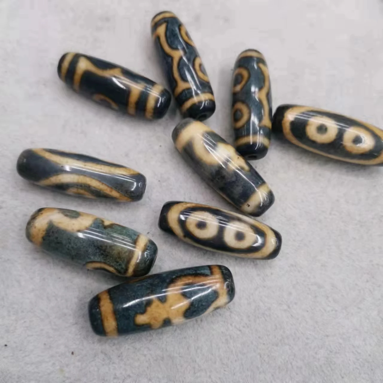 

5pcs/lot Natural Tibetan Old Agate Dzi Beads accessories gem jewelry variety of styles Weathered pattern Perfect folk-custom diy