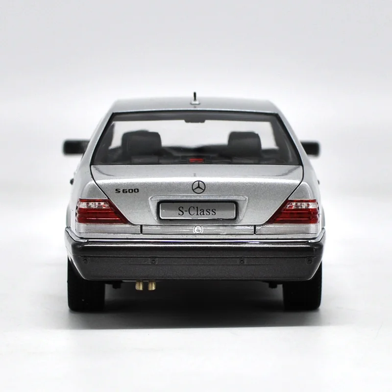 Авторизованный подлинный 1:18 литья под давлением S600 S Классический Серебряный автомобиль модель миниатюрный для подарка, коллекция