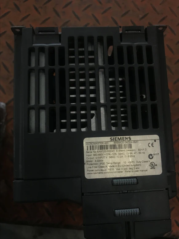 6SE6420-2AD24-0BA1 4 кВт 380 В используется один, инвертор хорошо работает