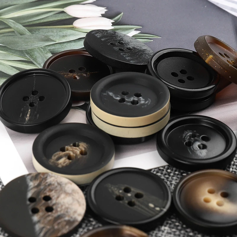 New 10pcs Resin 4 holes Buttons Sewing accessories Size Complete for clothing Decorative Plastic Buttons Handmade DIY 4