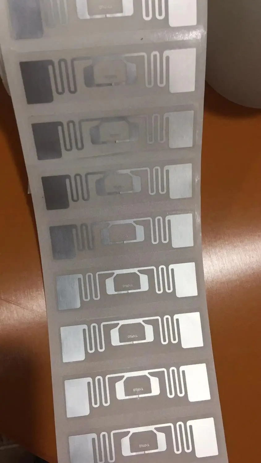 RFID длиннодиапазонные UHF наклейки сухая инкрустация влажная инкрустация бумажные бирки U8 чип