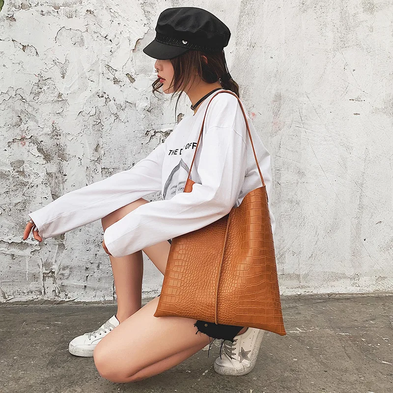 

Limited Time 2019 New Style Crocodile Pattern Shoulder PU Handbag Wallet Two-Piece Set