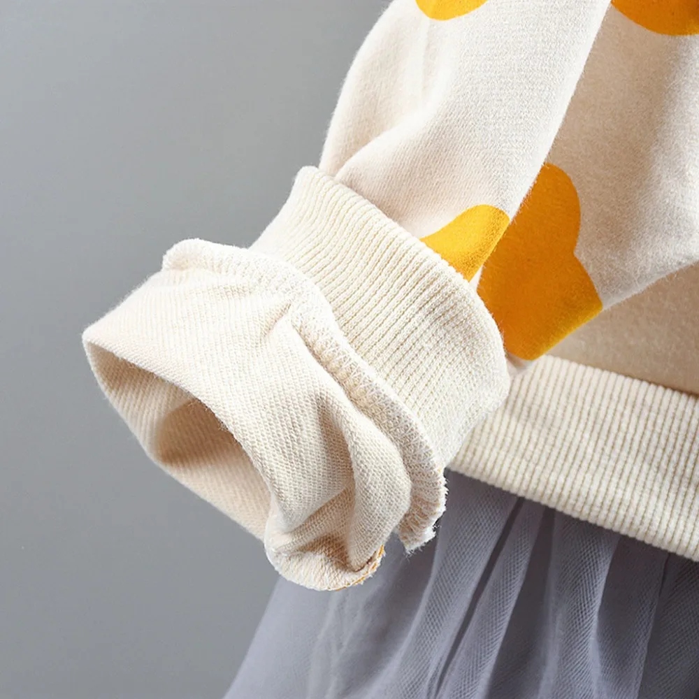 10 - FYF90812457_0615337722932704887