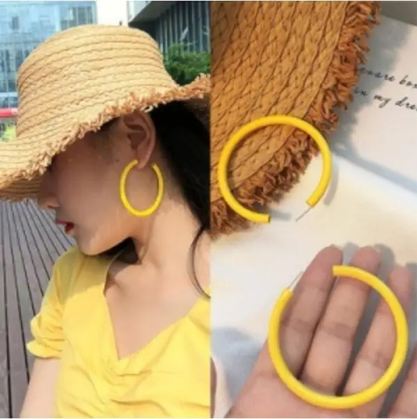 

E 1423 Korean version of the wild network red cold wind yellow circle earrings female jewelry accessories factory direct sales