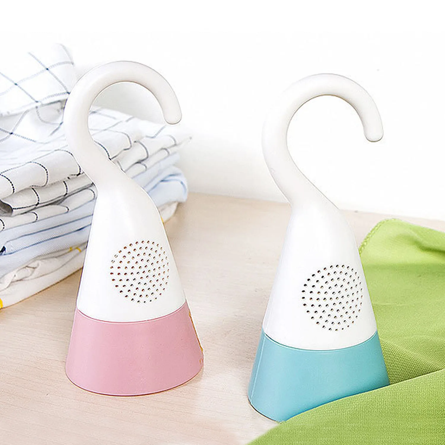 Reusable Dehumidifier 2 in 1 Hanging Moisture Absorber Camphor Dehumidification Deodorant Box for Wardrobe Closet Laundry Rooms