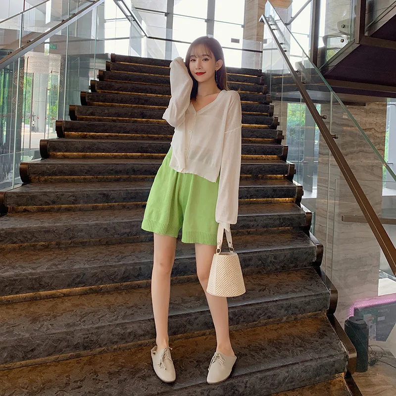 

2019 New Style Korean-style Autumn V-neck Thin Knitted Cardigan + High-waisted Short Loose Pants Women's Two-Piece Set F7531