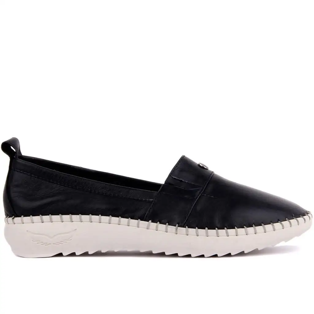 

Sail-Lakers Black Leather Women Casual Shoes