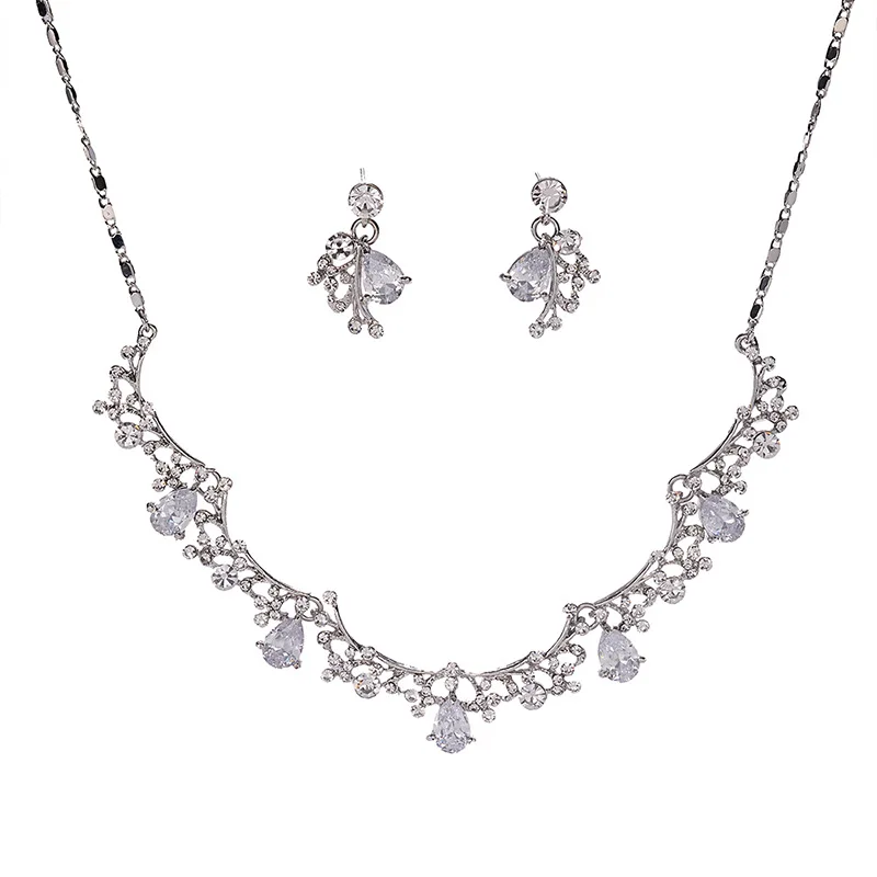 11824345532_701197760