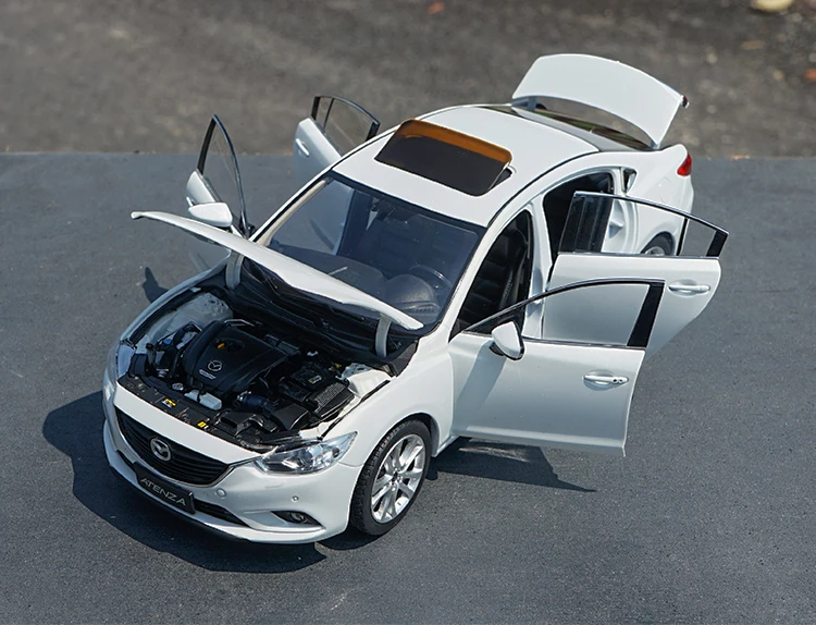 Авторизованный завод литья под давлением 1:18 литья под давлением Mazda 6 Atenza классические модели игрушечных автомобилей в подарок, коллекция