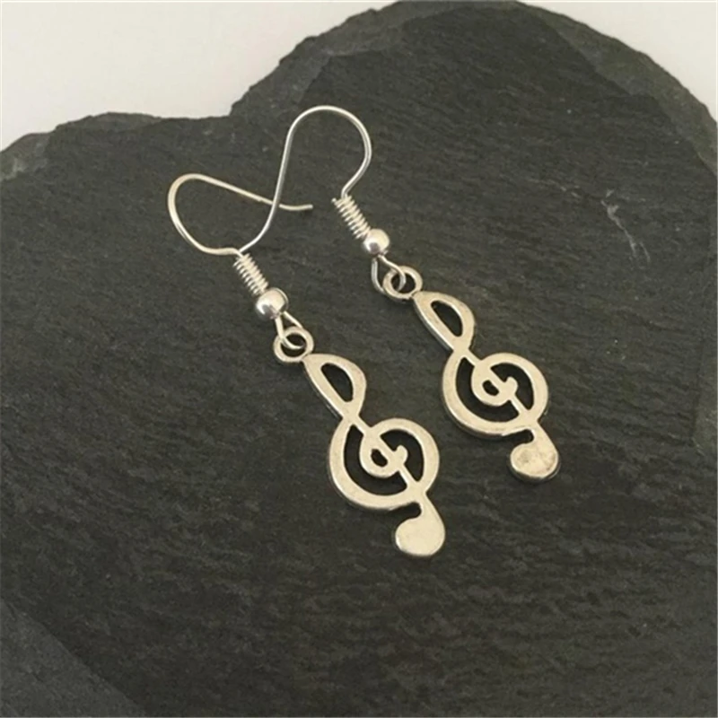 LOVELY SILVER TREBLE CLEF MUSICAL NOTE  CLIP ON CHARM TIBETAN SILVER 