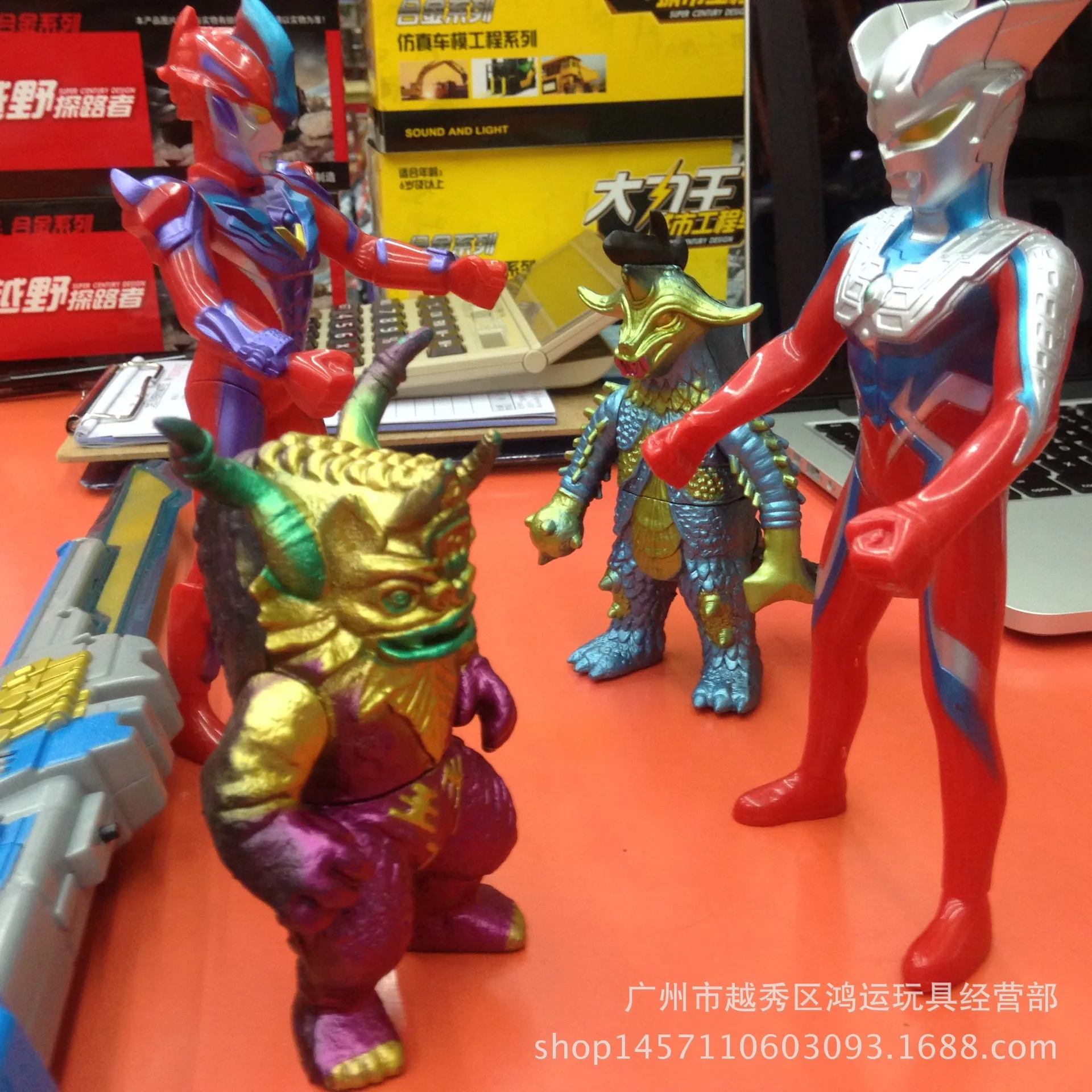 Стиль Супермен Герой войны Монстр Ultraman серии игрушечный Супермен развивающие круговое кольцо для детей горячая распродажа