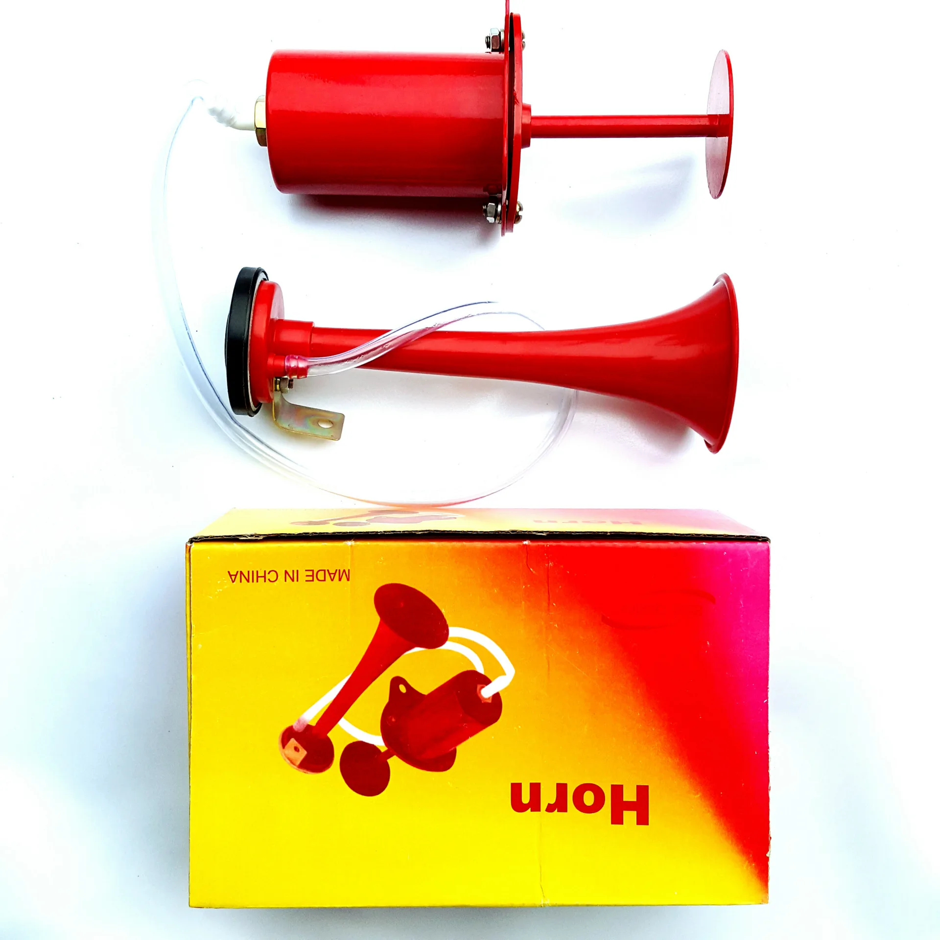 гидравлический удар фото. музыкальные звонкие трубы молотком. труба музыкальный инструмент геликон. очень громкий звук. громко разговаривать.