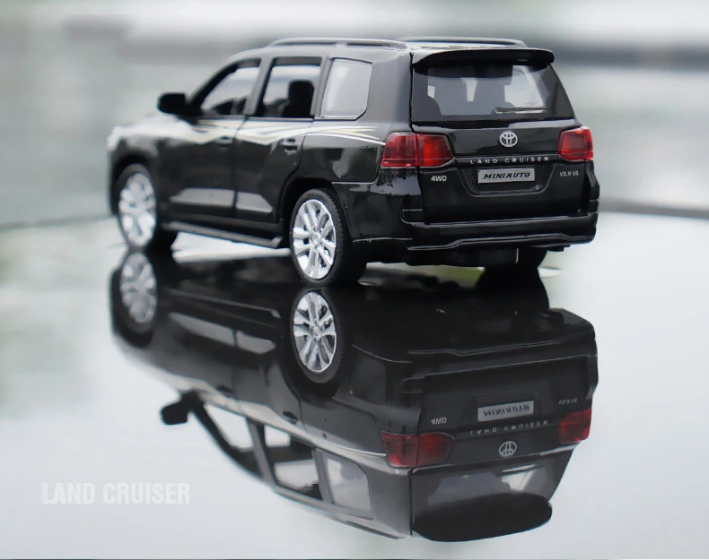 Горячая масштаб 1:32 колеса литой автомобиль toyotas orv LAND CRUISER 200 металлическая модель с светильник и звуком