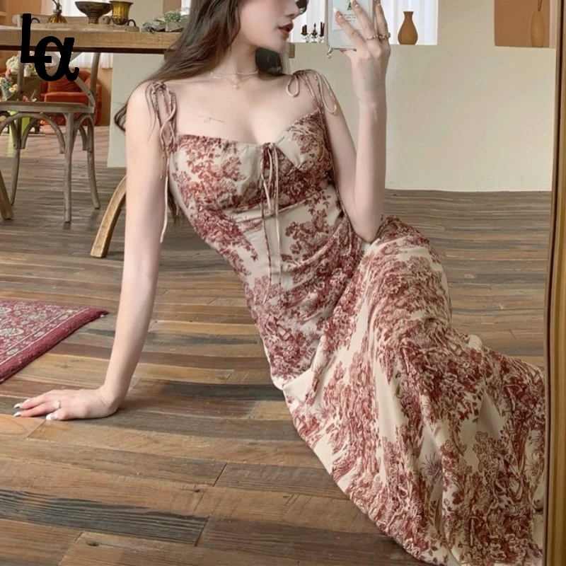 Платье на бретелях женское элегантное винтажное длинное облегающее французское