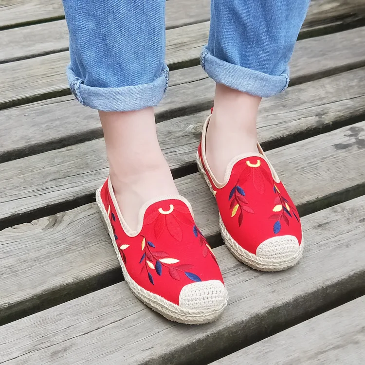 

Spring And Summer New Style Cool WOMEN'S Shoes round-Toe Slip-on Rubber Sole Shoes Breathable National Wind Embroidered Shoes