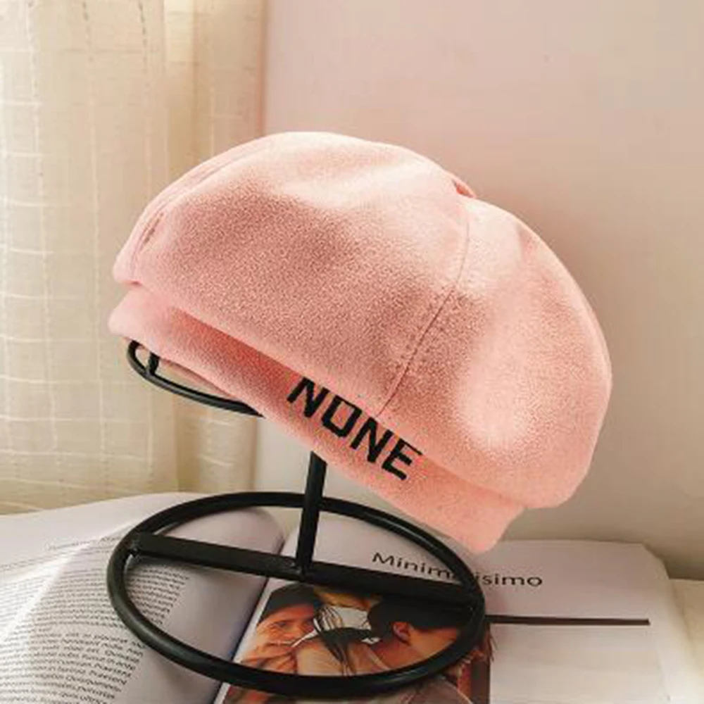 Модный берет вышитая буква зимняя шапка женская восьмиугольная шляпа дикая английская замша письмо тыква шляпа берет