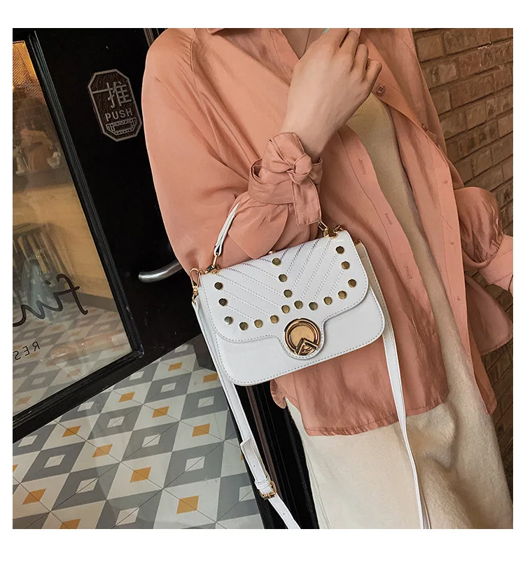 

New Type Rivet Single Shoulder Slant Fashion Lock Hand-held Chain Small Square Bag in 2019