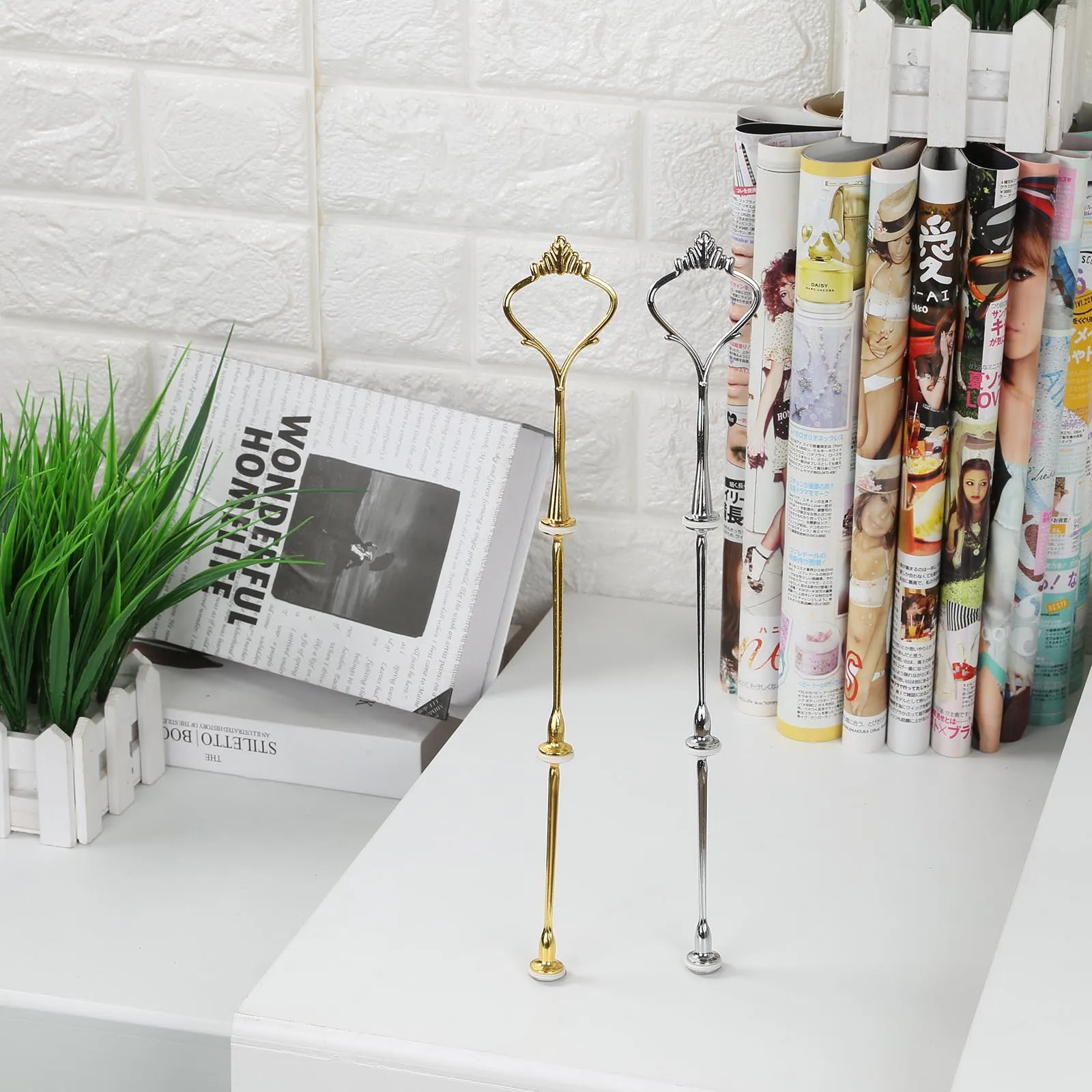 

3 Tier Cake Cupcake Plate Stand Handle Hardware Fitting Holder Crown Delicate Dainty Looking Stands Color Silver Gold Fashion