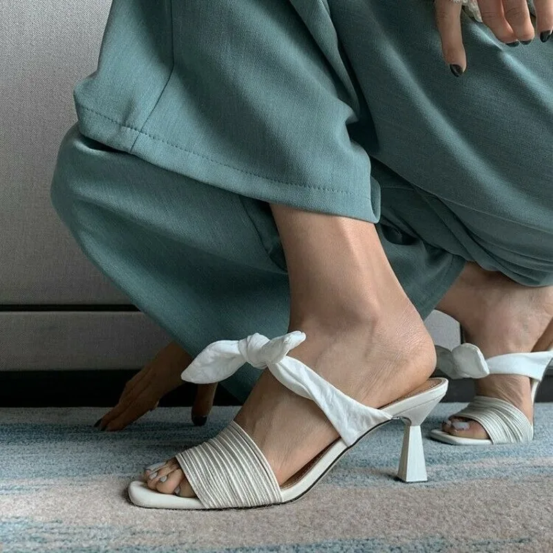 

Womens Trendy Summer Peep Toe Bowknot Pumps High Heels Mules Chic OL Slippers Black White New Arrival A1653