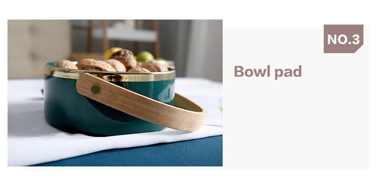 Bowl-with-wood-handle_06