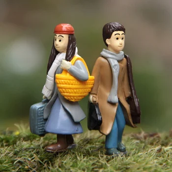 

1PCS Boy Girl Lover Couple Valentine Fairy Garden Miniatures DIY Doll House/ Terrarium/ Succulents/ Micro Landscape Decoration