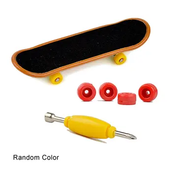 

Simulation Alloy Material Fingertip Skateboard Set Model Toy Fingertip Practice Toy Exquisite Color Skateboard