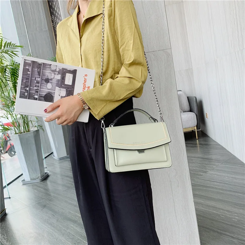 

Chain female 2019 new commuter messenger bag Joker portable small square bag