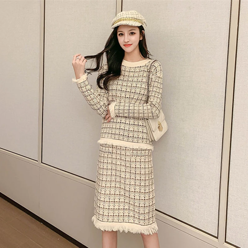 REALEFT осенне-зимняя Корейская трикотажная одежда Комплекты из 2 предметов пуловер с длинными рукавами Топы и винтажные пляжные юбки костюм с бахромой