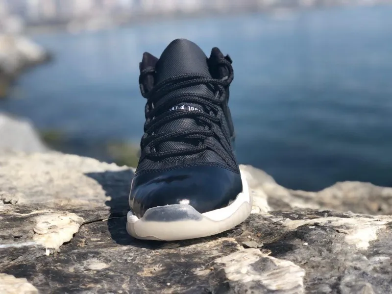 Jordan 11 Ретро-Блэк