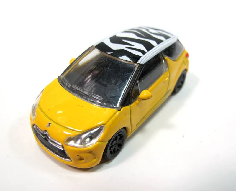 Бутик модель автомобиля 1: 64 сплав модель игрушечный автомобиль Citroen DS ралли автомобиль
