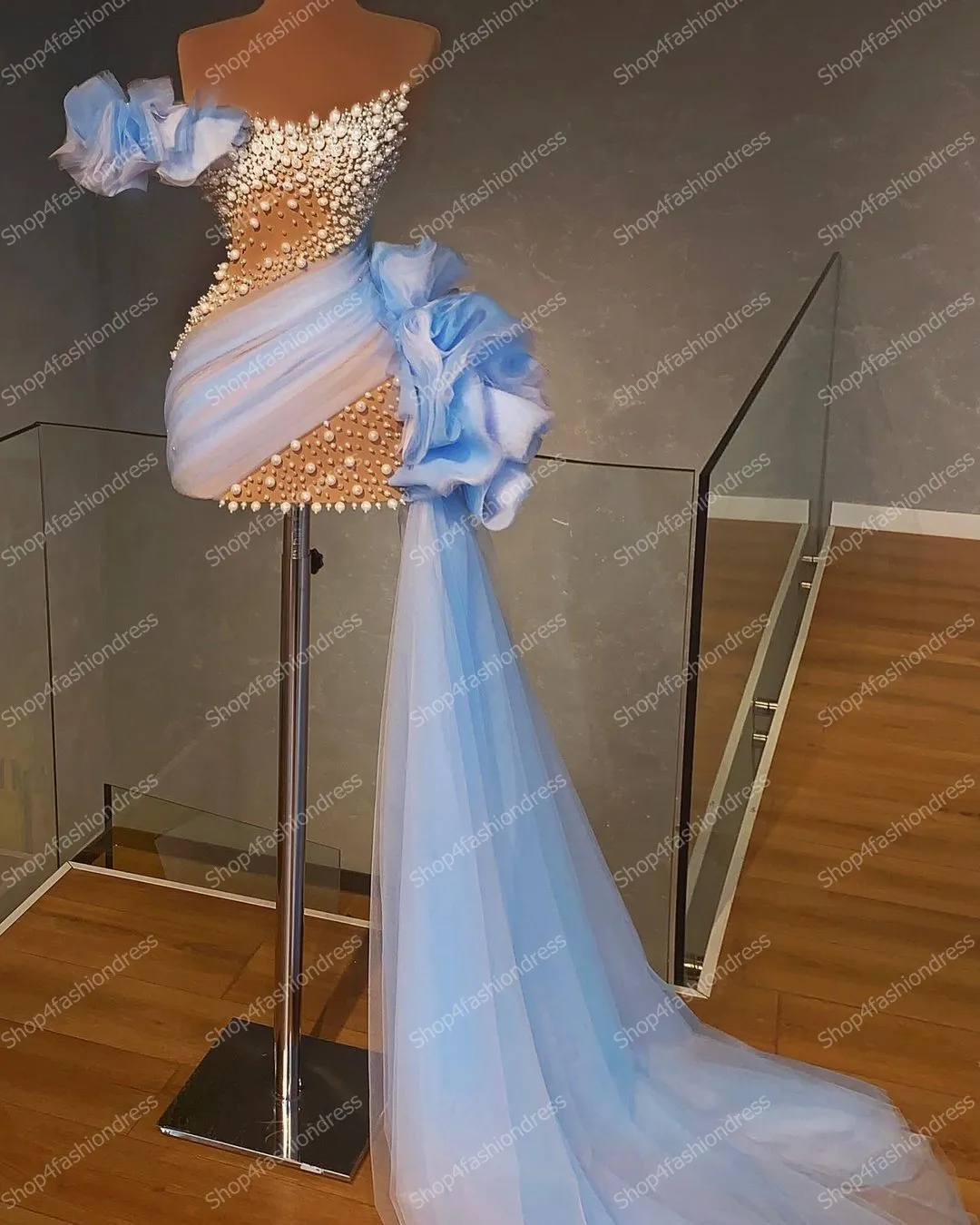 Unique Sky Blue Pearls Tulle Flower Cocktail Dress Luxury Beading Short Prom Party Dress With Train See Thru Cocktail Gowns