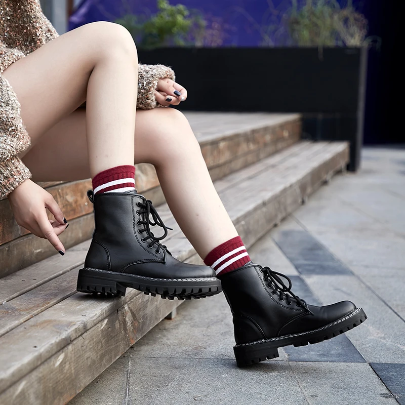 Bootee/женские осенние ботинки г. Брендовая женская обувь ботинки на низком каблуке ботинки с круглым носком женская модная резиновая обувь черного цвета на шнуровке