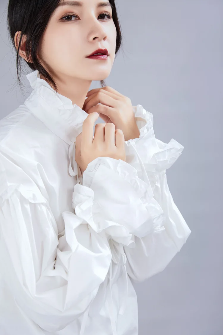 [EAM] Женская белая повязка с бантом и оборками, плиссированная блузка, новинка, воротник-стойка, с пышными рукавами, свободная рубашка, модная, весна-осень, 1A330