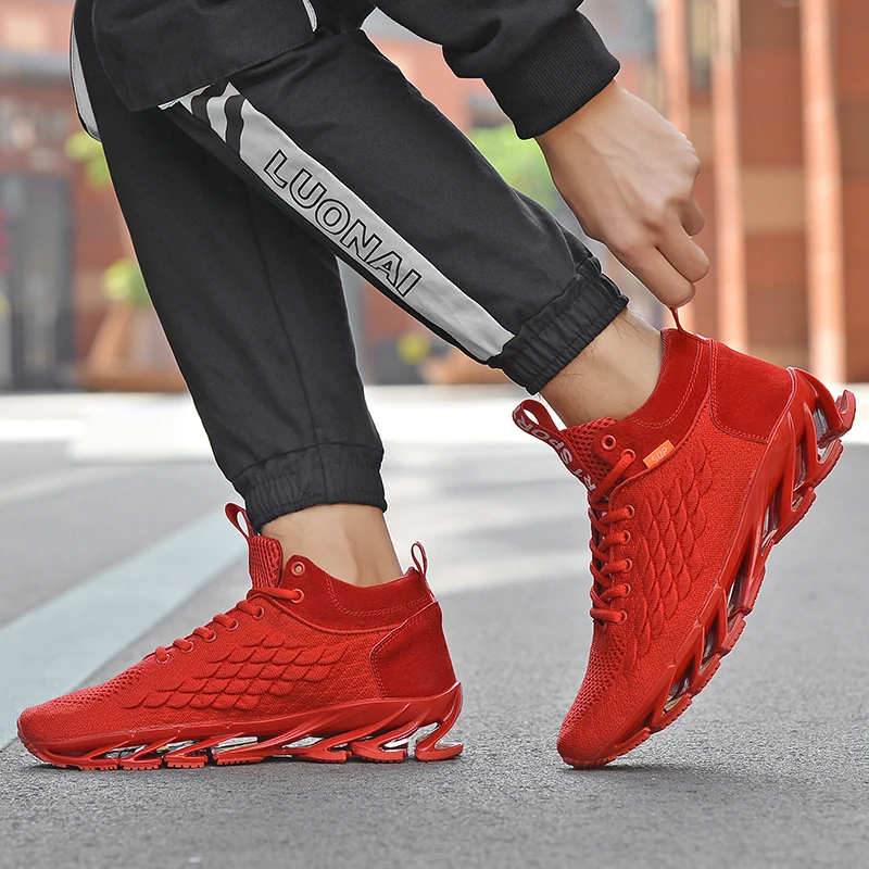 Зимняя Теплая обувь для бега; удобная плюшевая спортивная обувь; толстые кроссовки Flykint zapatillas hombre на шнуровке; нескользящие амортизирующие кроссовки для мужчин