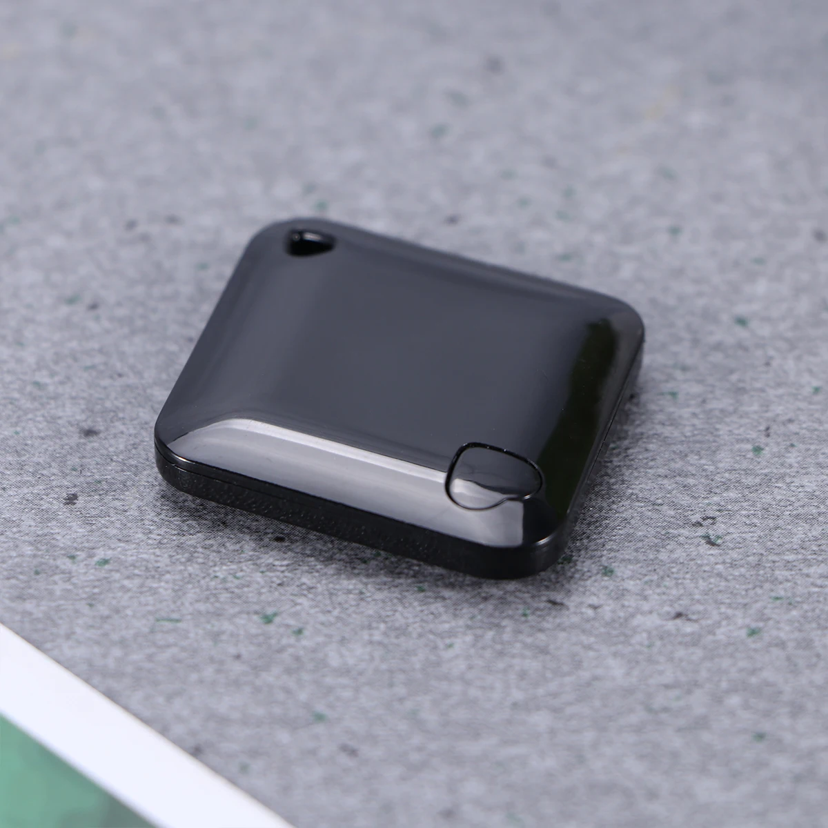 Smart Mini GPS Tracker Anti-Lost Tracker Cute Keys Wallet Bag For Child Pet Kids Old People Trackers Finder Equipment