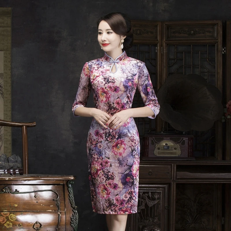 Chinese traditional style Plus size XL Red printing banquet cheongsam new seven-point sleeve long carved velvet short cheongsam