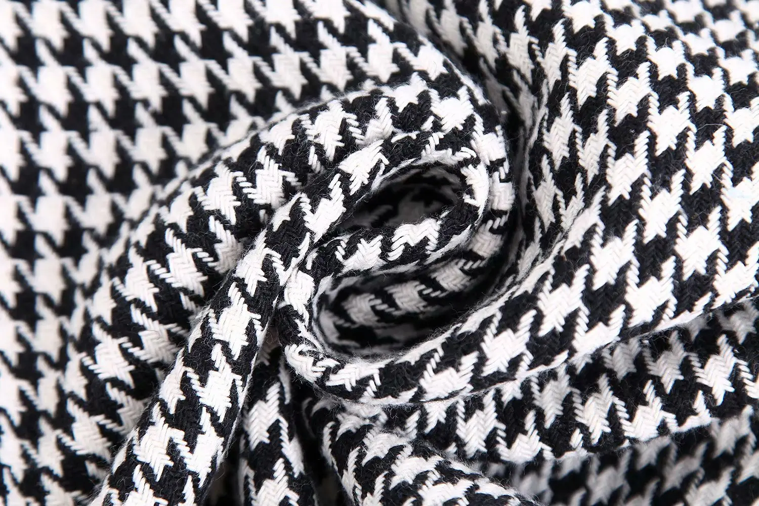 Women Classical European Fashion Midi Houndstooth Pattern Trench Coat with Belt Female Windbreaker Apparels