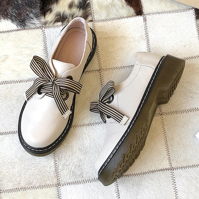 Solid White Leather Oxford Shoes Woman Lace-Up Flats Striped Riband Loafers Rivet Bow Derby Shoes Women Espadrilles Single