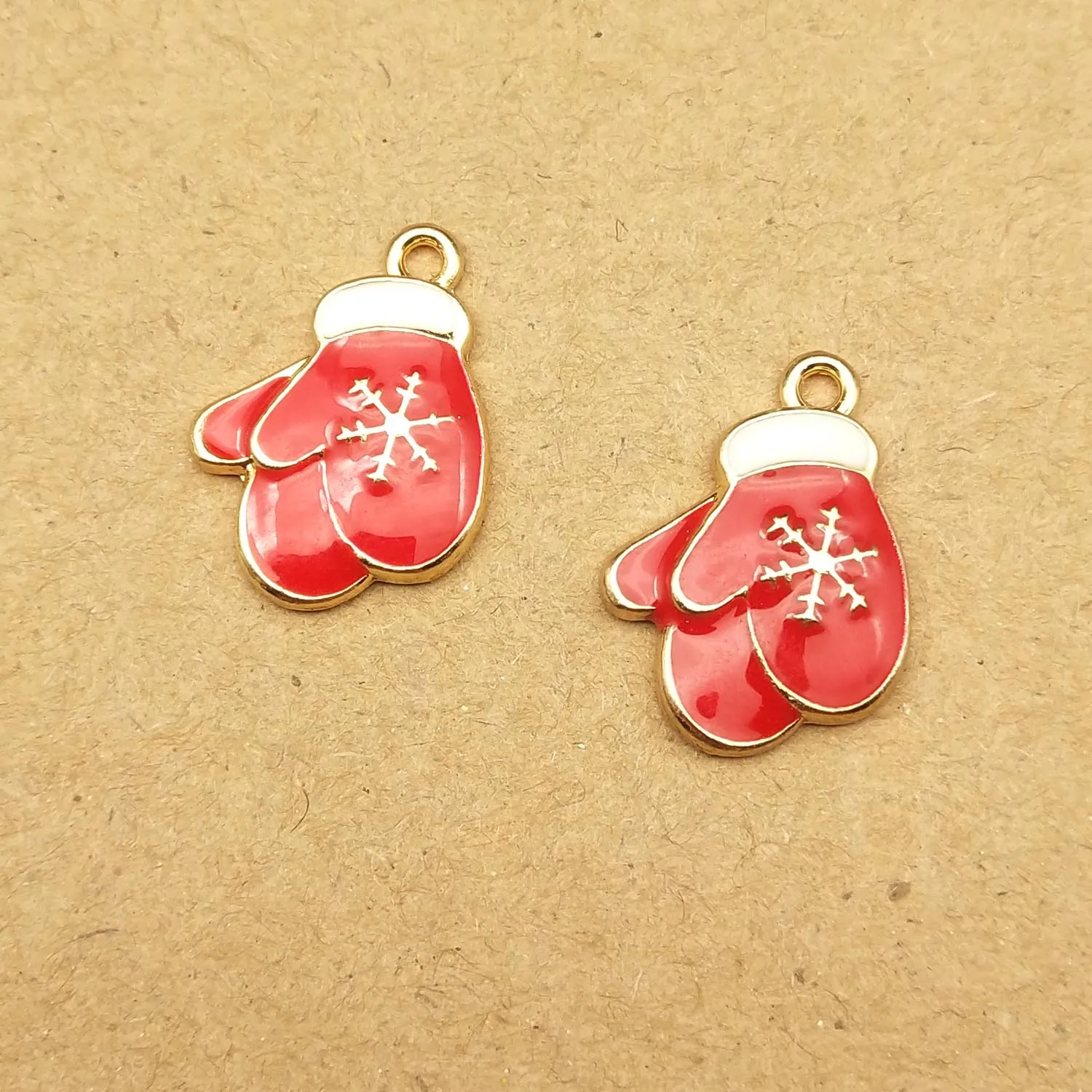 19-15x20mm 10pcs enamel christamas sock glove charm for jewelry making fashion earring pendant bracelet and necklace charms - Окраска металла: 19-15x20mm